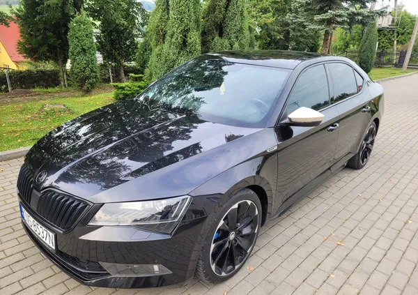 samochody osobowe Skoda Superb cena 86900 przebieg: 229000, rok produkcji 2018 z Grybów